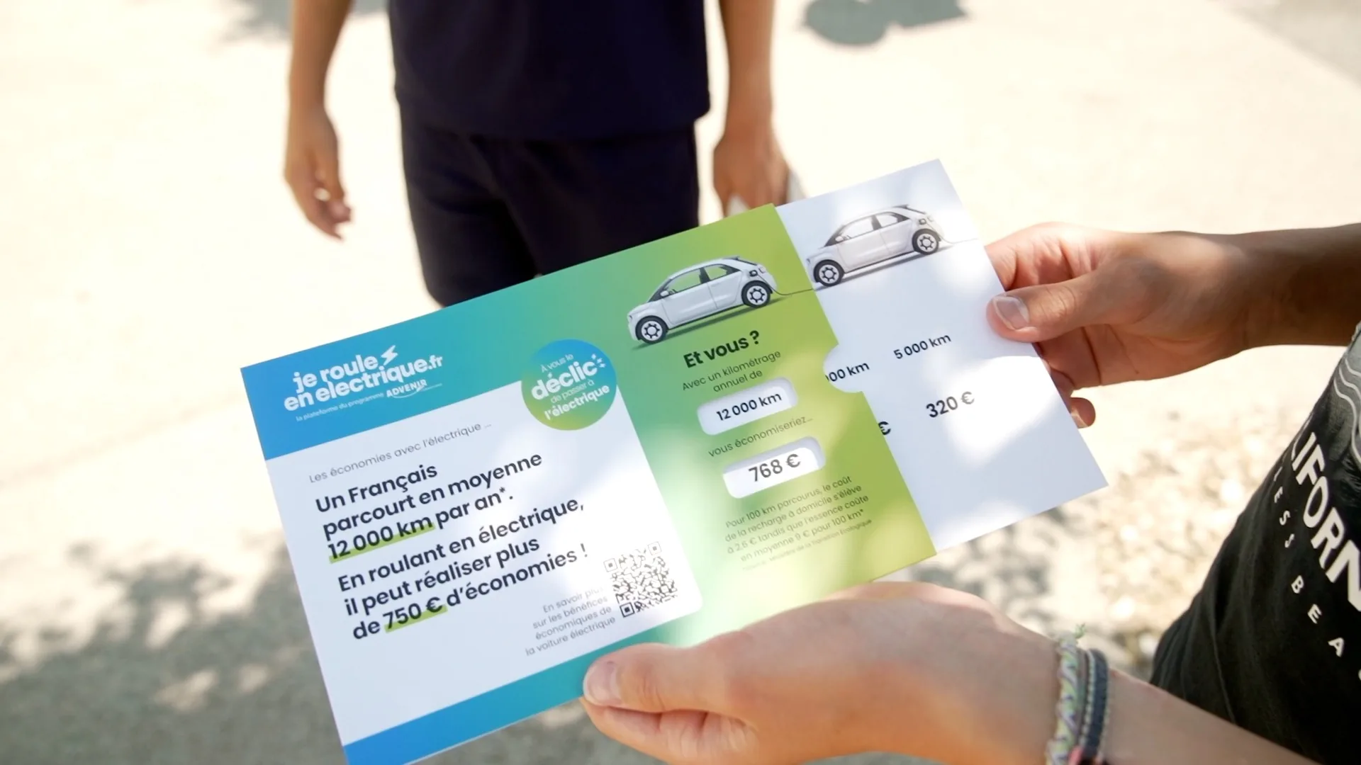 JeRouleEnElectrique.fr — animation sur une aire du réseau VINCI Autoroutes