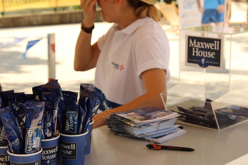 La RFE met en place une opération de Trip Marketing pour Maxwell en offrant des cafés sur les aires d'autoroutes Vinci