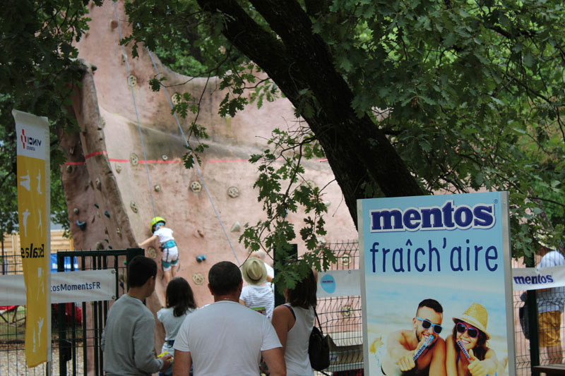 La RFE met en place une opération de Trip Marketing pour Mentos en organisant des activités sur les aires d'autoroutes