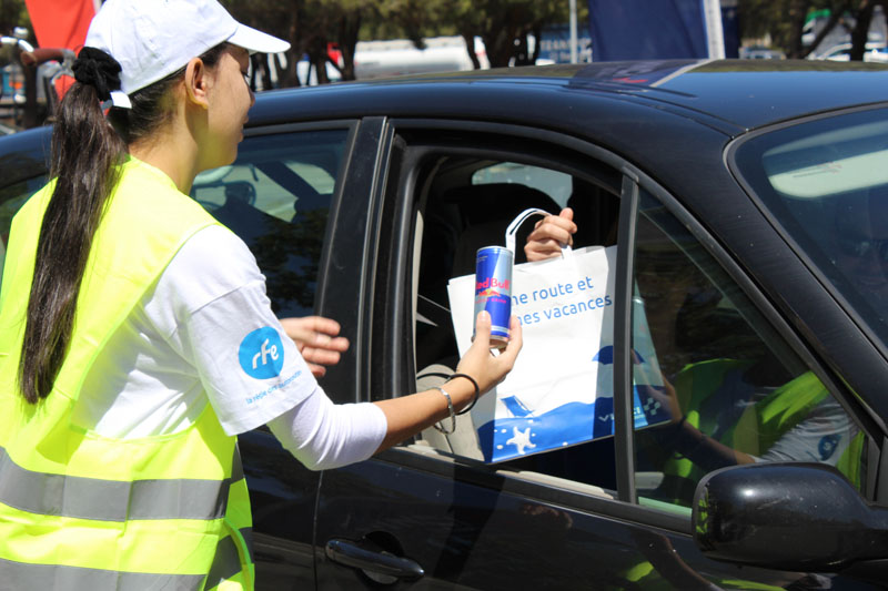 La RFE met en place une opération de Trip Marketing pour RedBull en faisant de l'échantillonnage sur les aires d'autoroutes Vinci