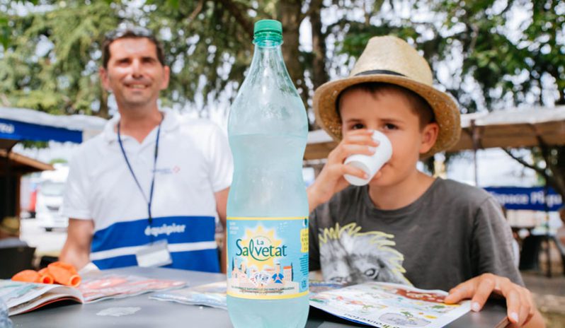 La RFE met en place une opération de Trip Marketing pour Salvetat en offrant des bouteilles sur les aires d'autoroutes Vinci